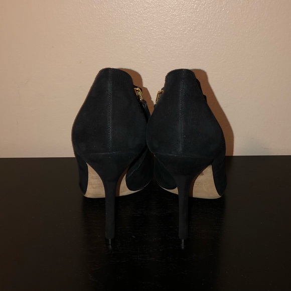 Gucci Black Suede Leather Logo Heeled Ankle Bootie Size-(IT)-36.5/(US)-6 - Picture 9 of 13